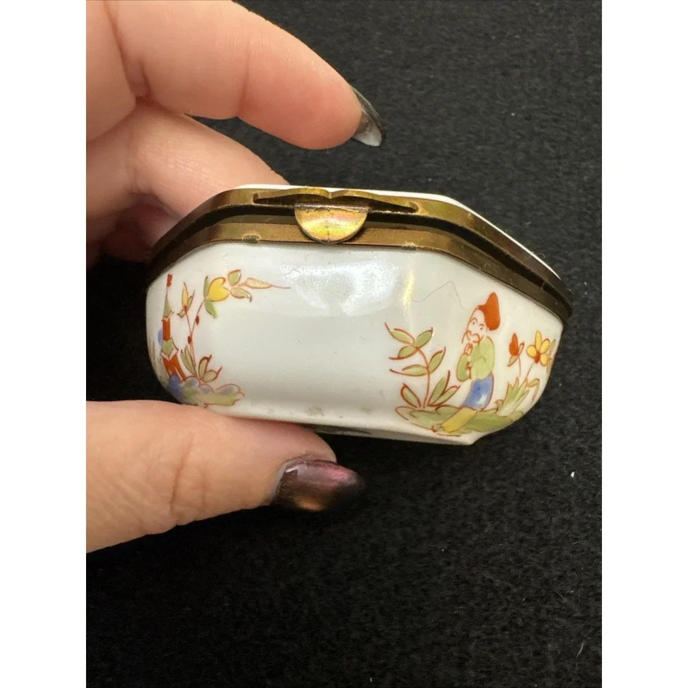 Musée des Arts Décoratifs Paris Vintage Hand-Painted Butterfly Moth Trinket Box